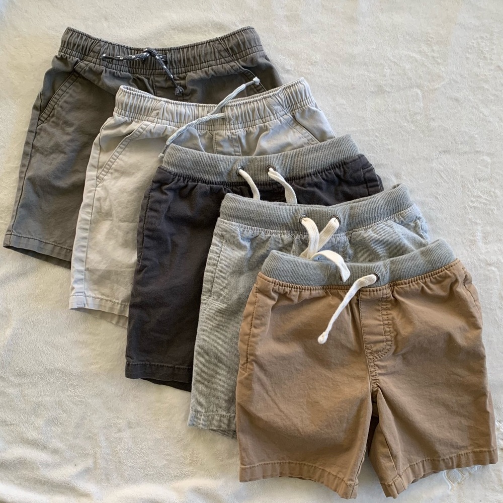 Lot of 5 chino pull-on shorts - 5T